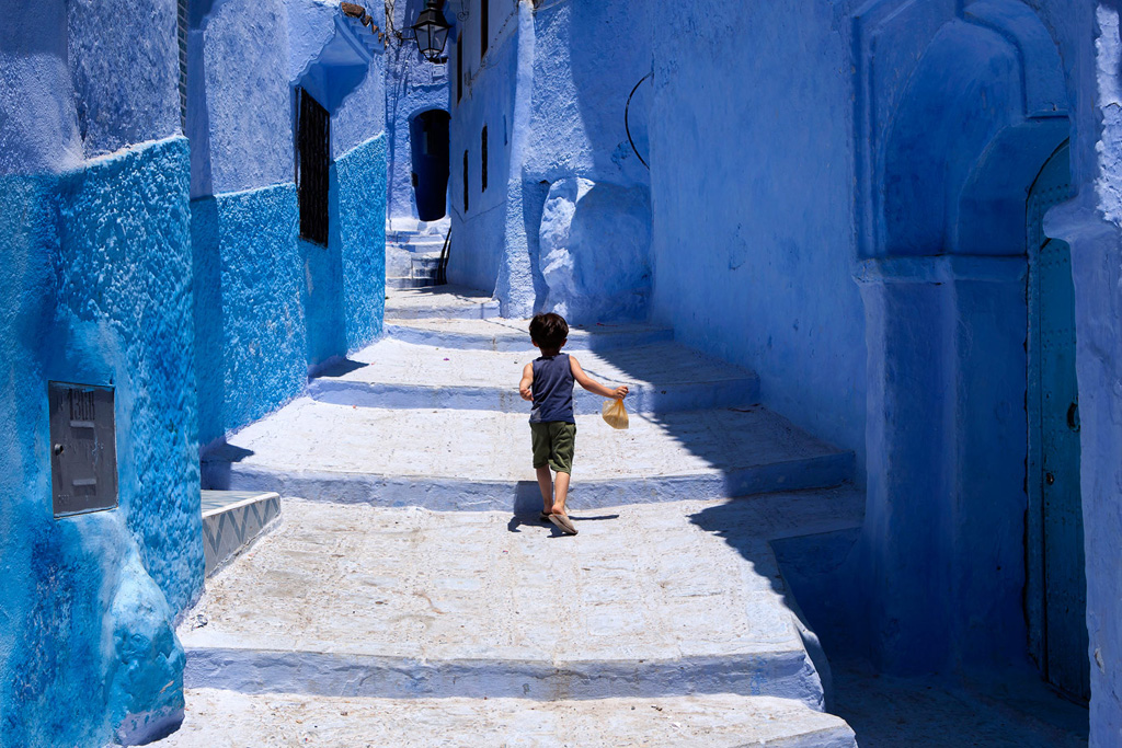 Kid-errands-Chefchaouen.jpg